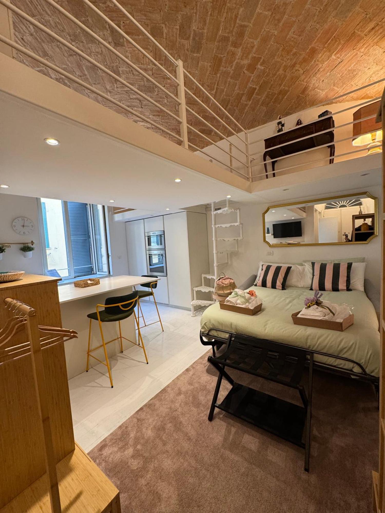 Hestya Domus Apartment Rome